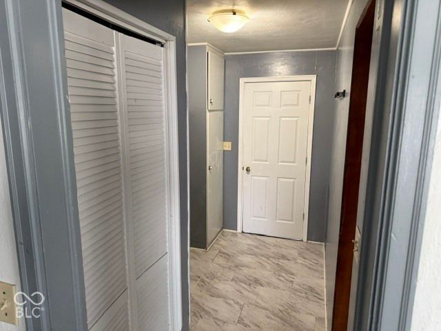 301 E 37th Street, Anderson, IN 46013