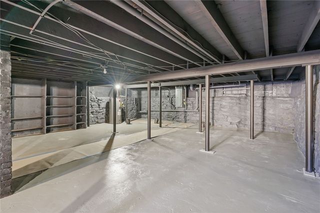 2 Fairgreen Drive, West Warwick, RI 02893