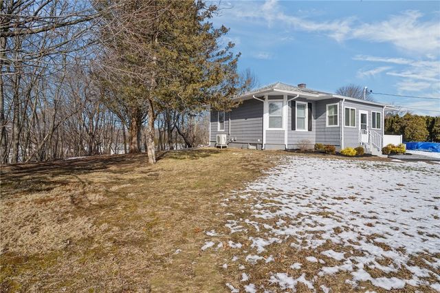 2 Fairgreen Drive, West Warwick, RI 02893