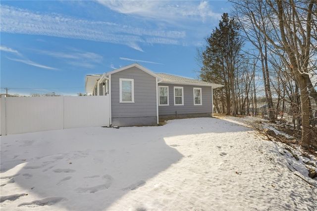 2 Fairgreen Drive, West Warwick, RI 02893