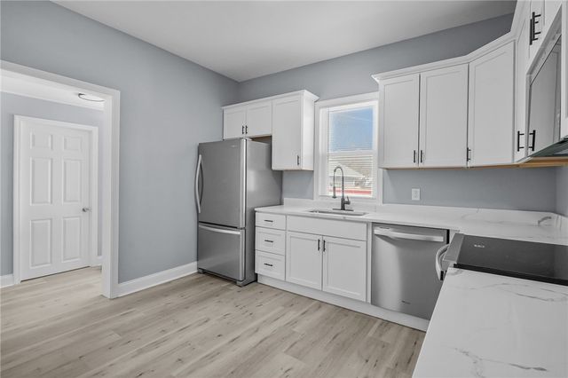 2 Fairgreen Drive, West Warwick, RI 02893