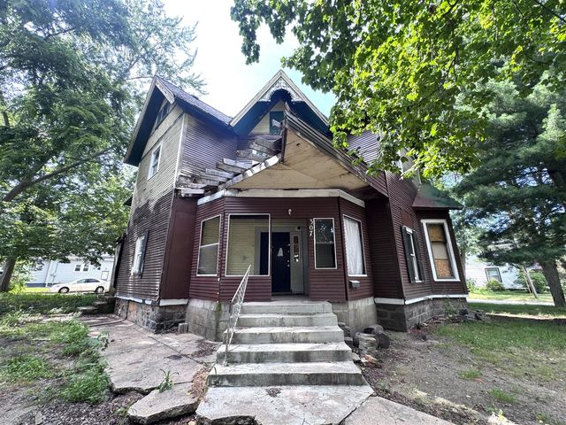 307 Orchard Street, Dowagiac, MI 49047