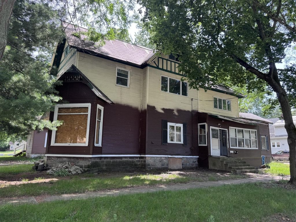 307 Orchard Street, Dowagiac, MI 49047