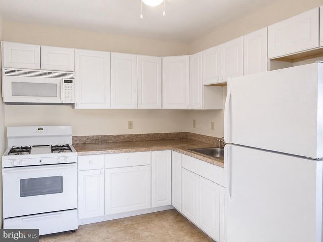 218 WHITE HORSE AVE, Clementon, NJ 08021