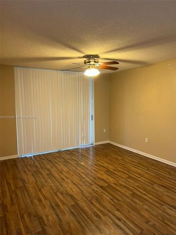 4828 N State Road 7 8205, Coconut Creek, FL 33073