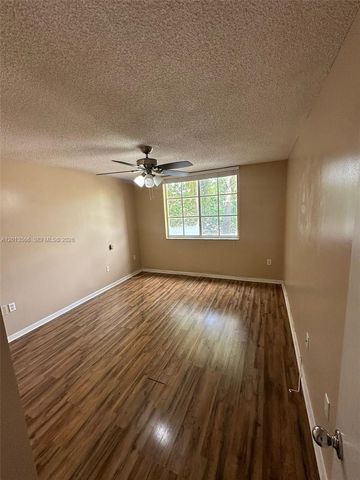 4828 N State Road 7 8205, Coconut Creek, FL 33073