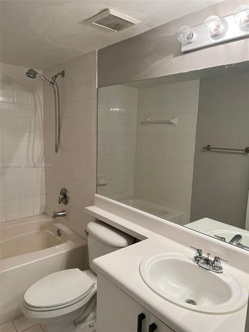 4828 N State Road 7 8205, Coconut Creek, FL 33073