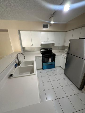 4828 N State Road 7 8205, Coconut Creek, FL 33073