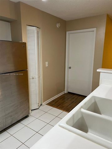 4828 N State Road 7 8205, Coconut Creek, FL 33073