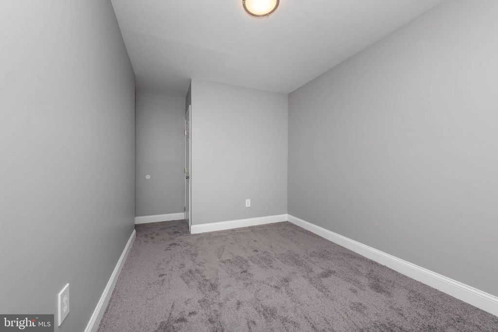 Image 14 of property listing at 4921 EDGEMERE AVE, Baltimore, MD 21215