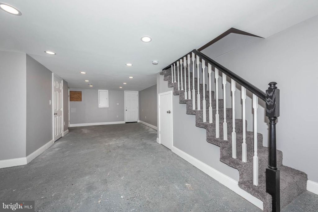 Image 19 of property listing at 4921 EDGEMERE AVE, Baltimore, MD 21215