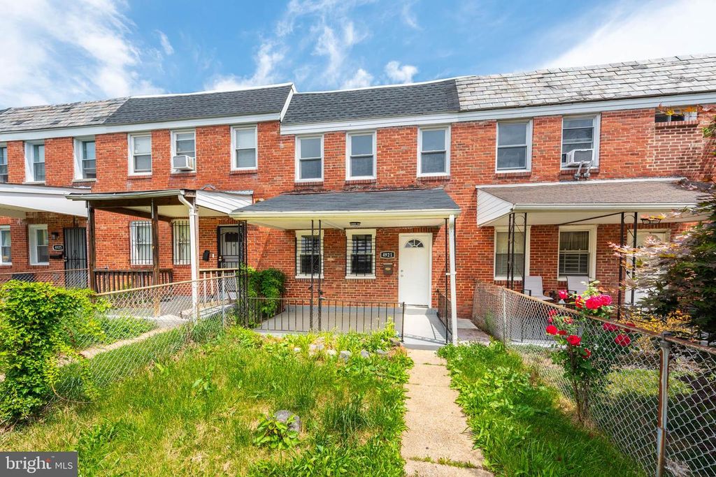 Image 25 of property listing at 4921 EDGEMERE AVE, Baltimore, MD 21215