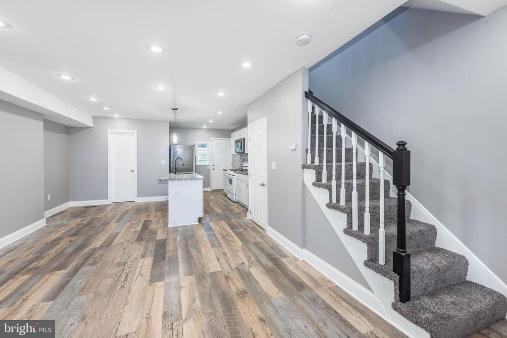 Image 3 of property listing at 4921 EDGEMERE AVE, Baltimore, MD 21215