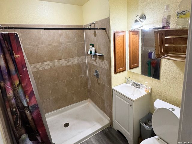 2906 W Poplar St, San Antonio, TX 78207