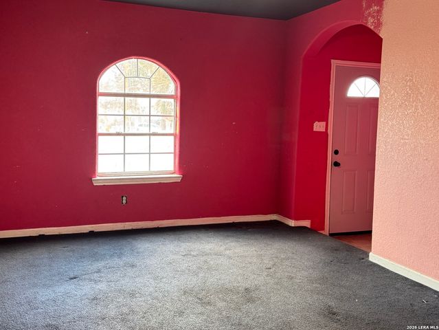 2906 W Poplar St, San Antonio, TX 78207