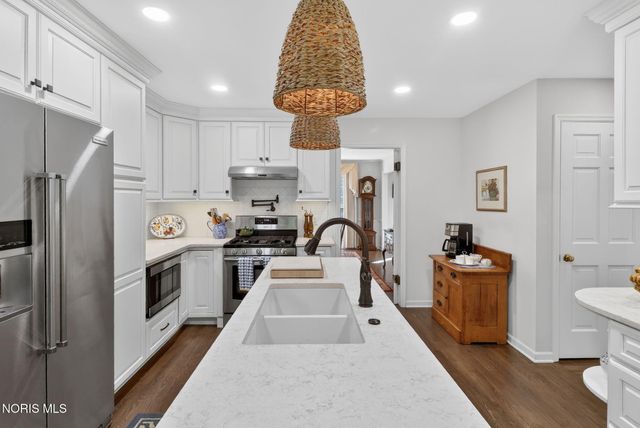 5926 Winslow Road, Whitehouse, OH 43571