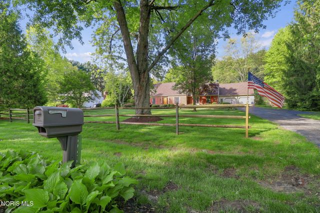5926 Winslow Road, Whitehouse, OH 43571