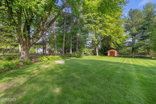 5926 Winslow Road, Whitehouse, OH 43571
