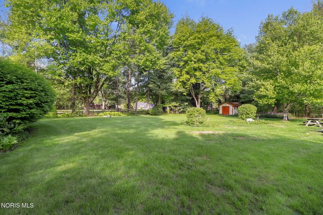 5926 Winslow Road, Whitehouse, OH 43571