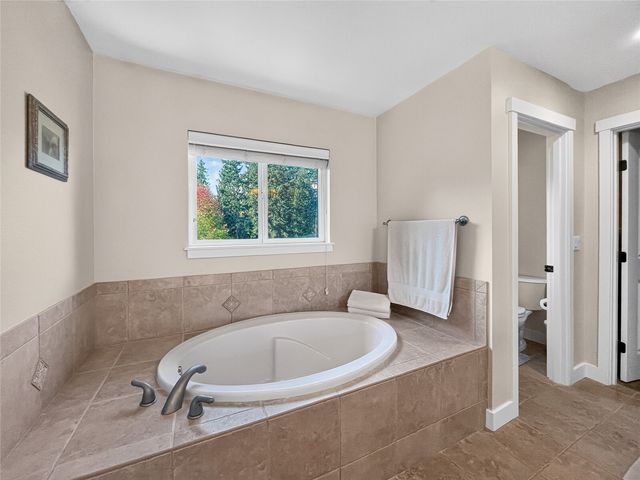 24428 118th Court SE, Kent, WA 98030