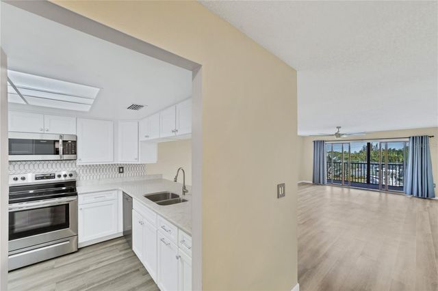 515 LEFFINGWELL AVENUE 116, Ellenton, FL 34222