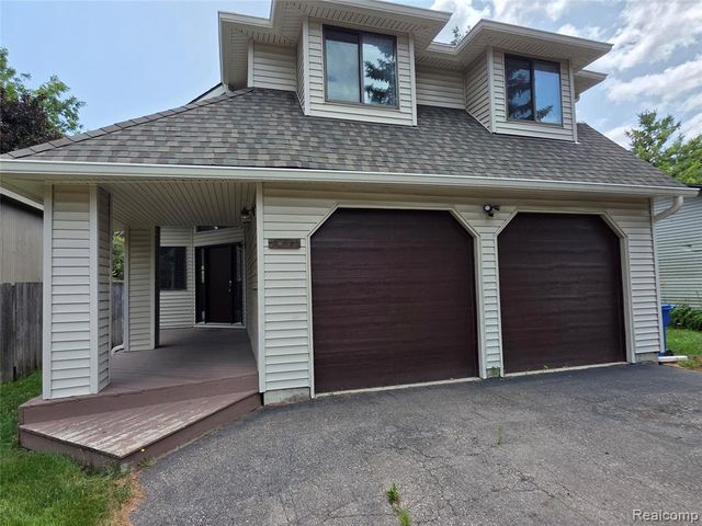 1039 Cobalt Avenue, Waterford, MI 48327
