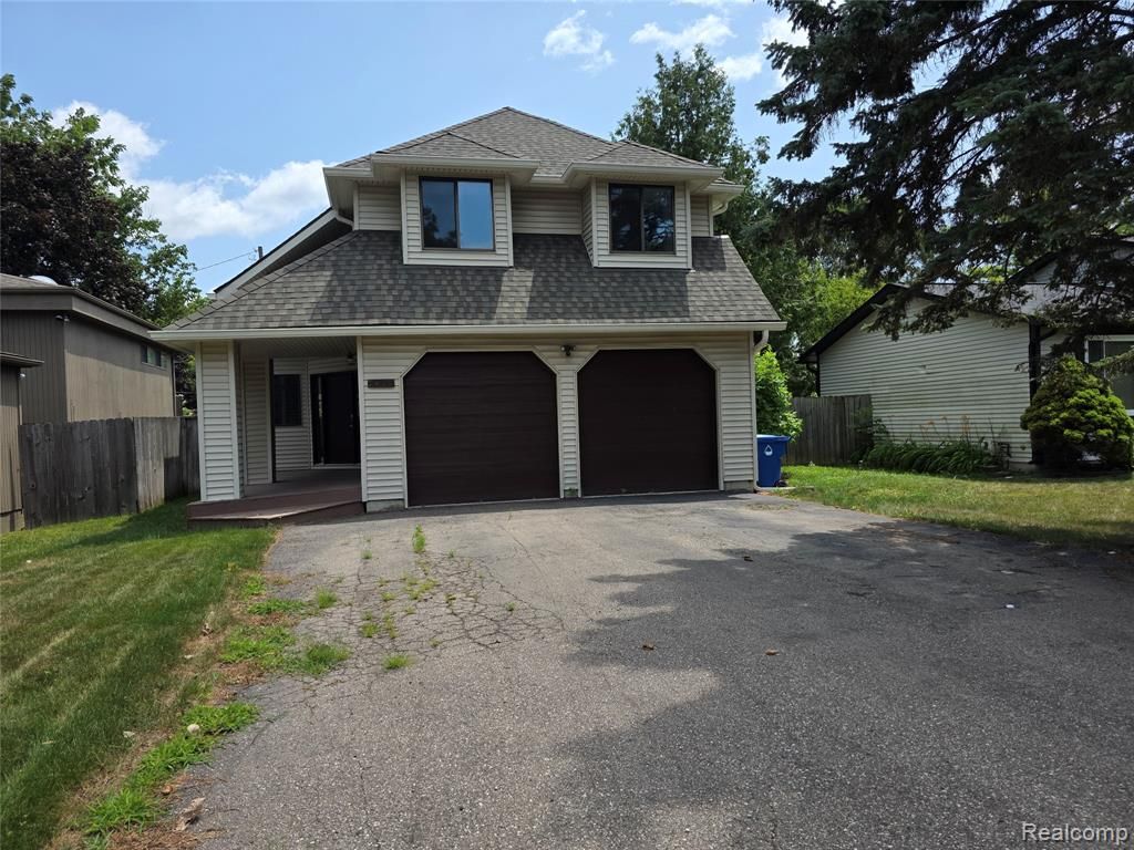 1039 Cobalt Avenue, Waterford, MI 48327