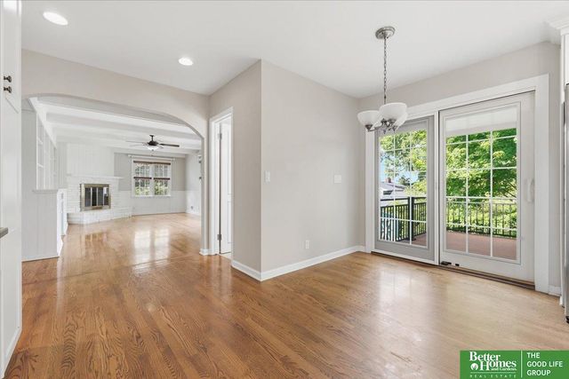 2006 S 91st Street, Omaha, NE 68124