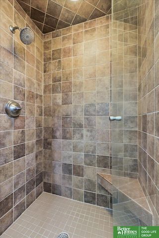 2006 S 91st Street, Omaha, NE 68124