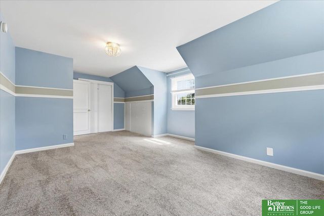 2006 S 91st Street, Omaha, NE 68124
