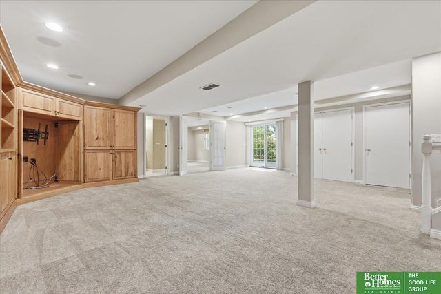 2006 S 91st Street, Omaha, NE 68124