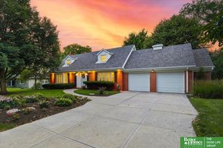 2006 S 91st Street, Omaha, NE 68124