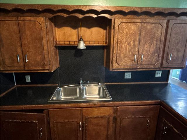 1411 NW Hoover Avenue, Lawton, OK 73507