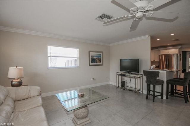 671 98th AVE N, Naples, FL 34108