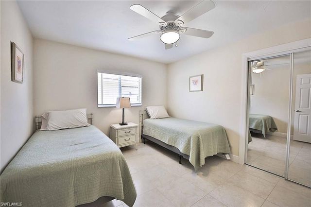 671 98th AVE N, Naples, FL 34108