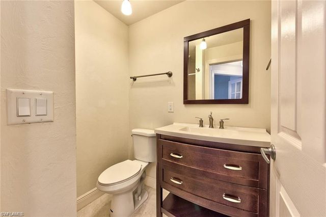 671 98th AVE N, Naples, FL 34108