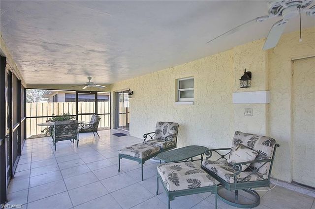 671 98th AVE N, Naples, FL 34108