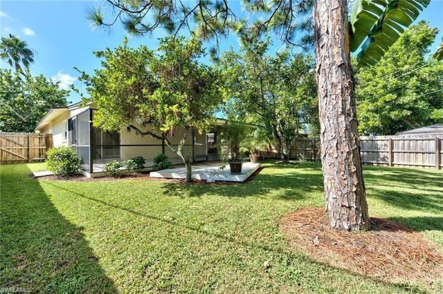 671 98th AVE N, Naples, FL 34108
