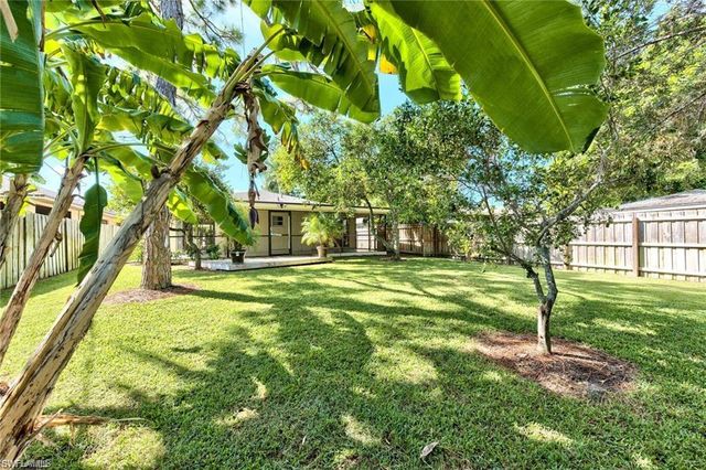 671 98th AVE N, Naples, FL 34108