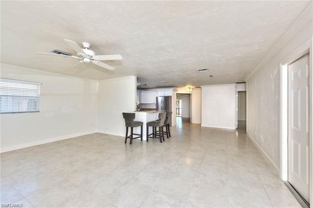 671 98th AVE N, Naples, FL 34108