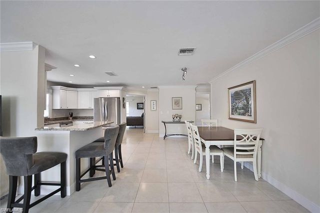 671 98th AVE N, Naples, FL 34108