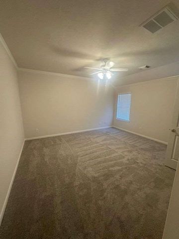 127 W Burberry Circle, Conroe, TX 77384