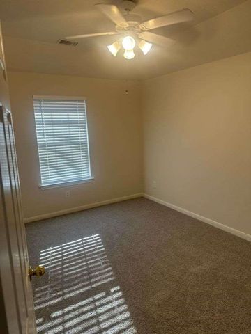 127 W Burberry Circle, Conroe, TX 77384