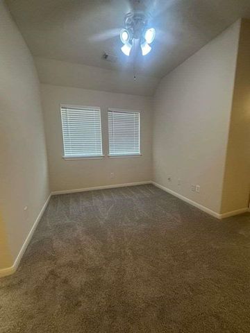 127 W Burberry Circle, Conroe, TX 77384