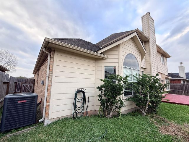 16927 Tower Ridge, Friendswood, TX 77546