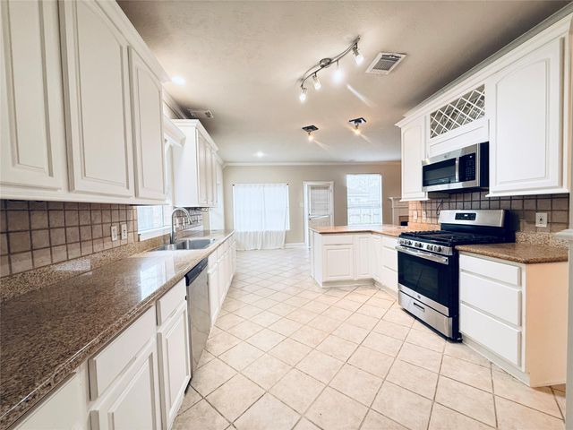 16927 Tower Ridge, Friendswood, TX 77546