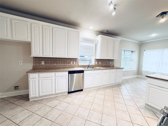 16927 Tower Ridge, Friendswood, TX 77546