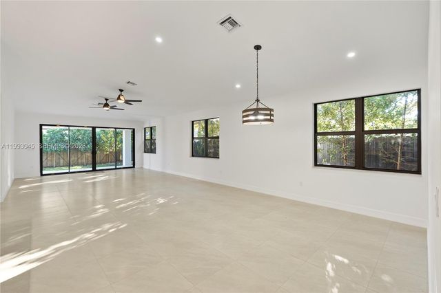 8570 SW 198th St -, Cutler Bay, FL 33189