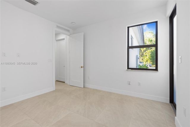 8570 SW 198th St -, Cutler Bay, FL 33189