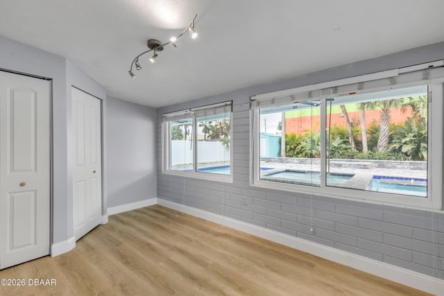 921 E 2nd Avenue E, New Smyrna Beach, FL 32169